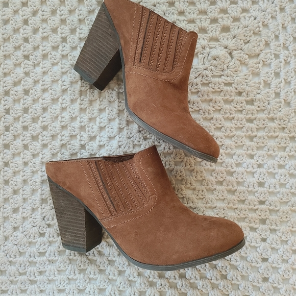 Carlos Santana Hardyn wood block mules/booties - Picture 4 of 6